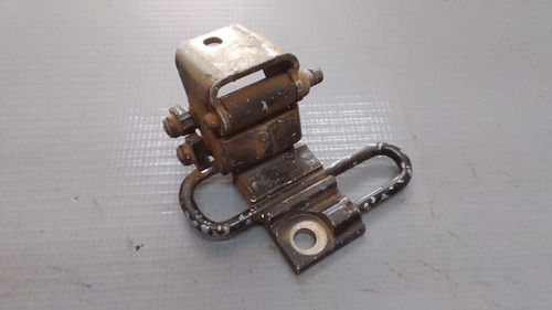 Dobradiça Porta Dianteira Direita Polo 03/14. 23701
