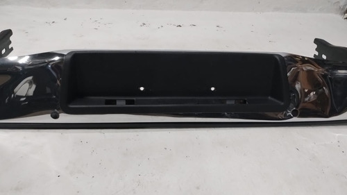 Para-choque Traseiro Cromado Toyota Hilux Srv 05/15 Detalhe