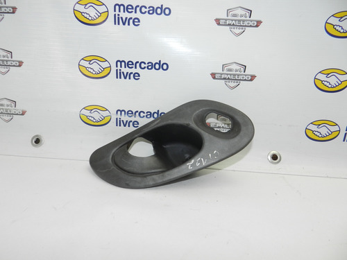 Moldura Interna Maçaneta Lado Direito Mondeo 94/00 Detalhe