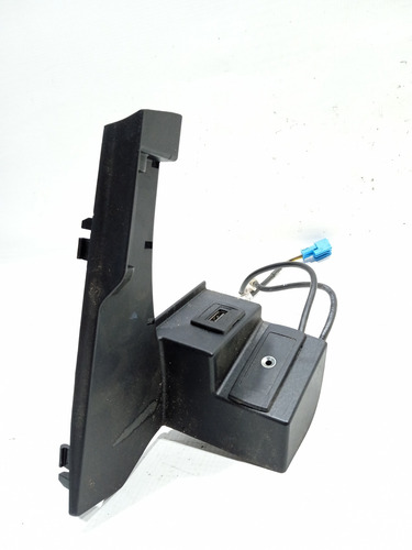 Entrada Usb Auxiliar Mercedes C180 2011 2012 2013 2014