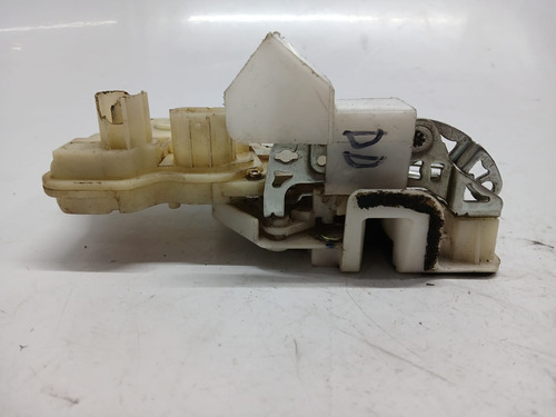 Fechadura Da Porta Dianteira Direita Honda Fit 2004 A 2008