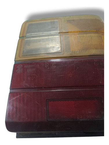 Lanterna Traseira Direita Fiat Uno 1984 (al) Com Detalhe