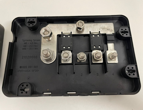 Caixa De Fusíveis Bateria Fm370 4x2t 2012 - 21026666