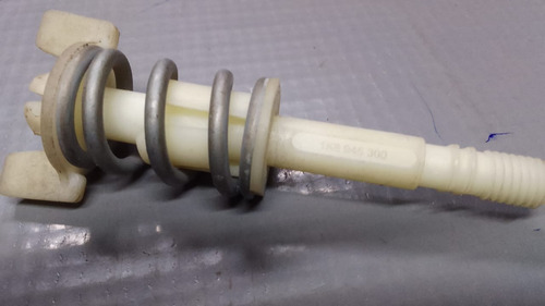 Parafuso Fixação Lanterna Vw Jetta Passat 11-15   23953